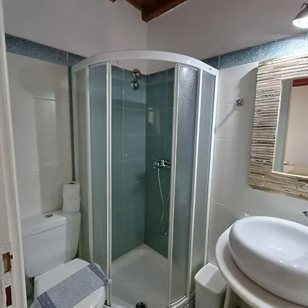 Manos Apart Otel