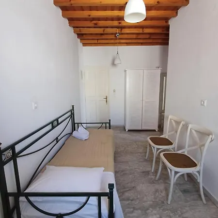 Manos Apart Otel