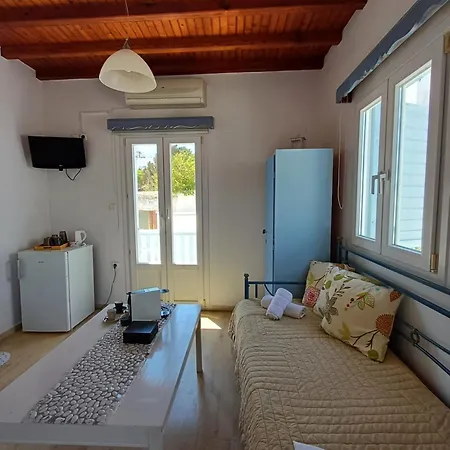 Manos Apart Otel