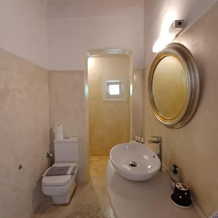 Manos Aparthotel 3*